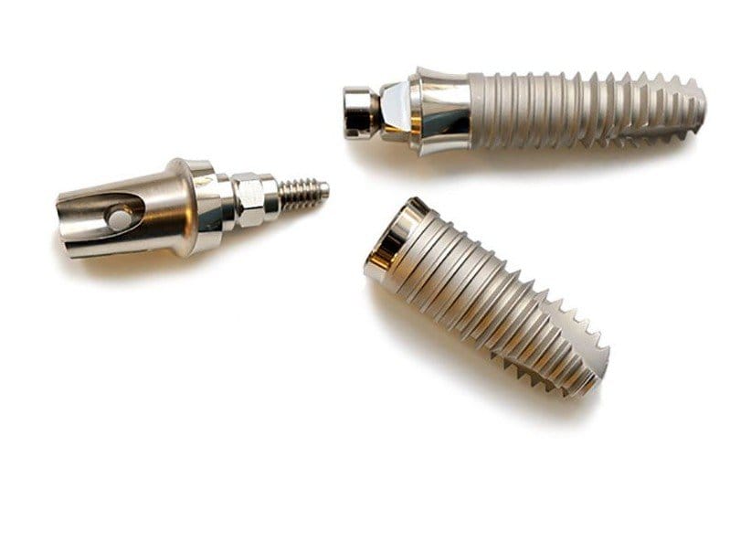 Dental-Implants
